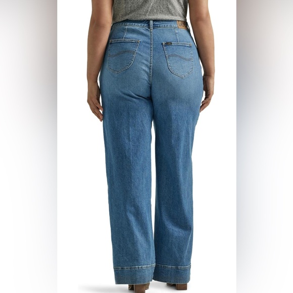 Lee Women's Plus Size Legendary High Rise Trouser Jean | Size 18 W - Picture 2 of 8